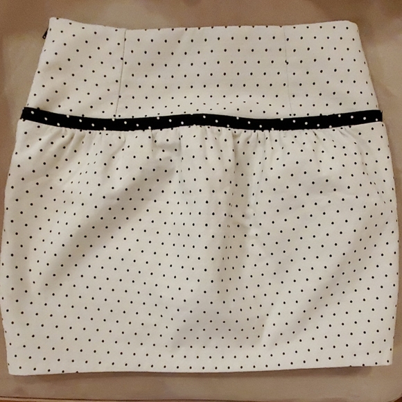 Skirt - Picture 4 of 5
